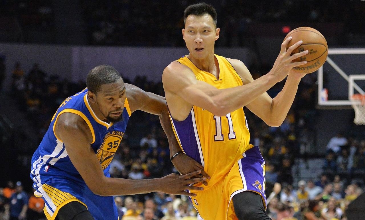 爱游戏APP-公牛横扫深圳队，易建联关键制胜